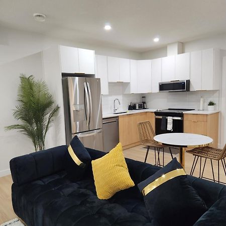 Brand New Deluxe 2 Bedroom Suite With Ac & Den YYC المظهر الخارجي الصورة