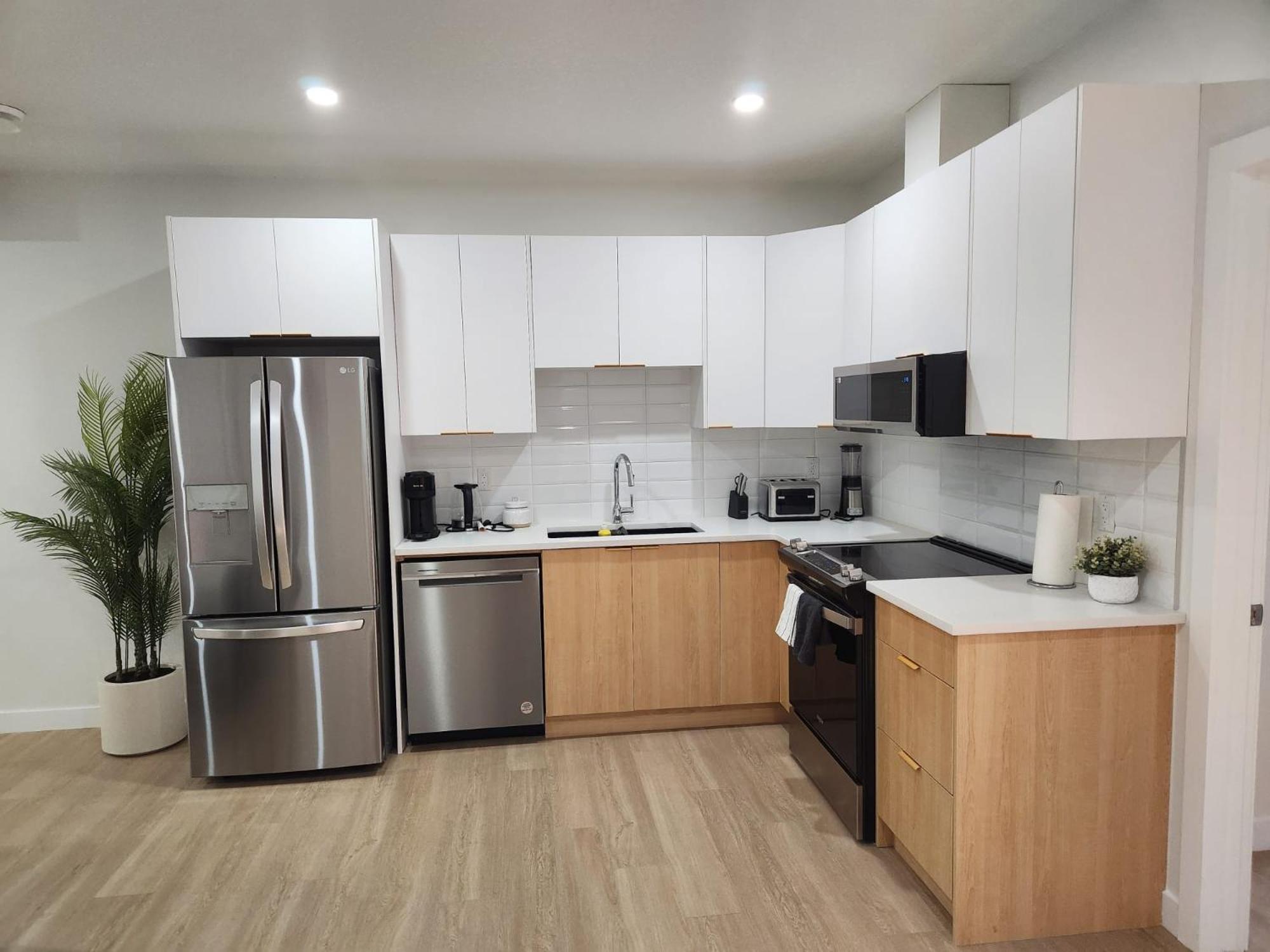 Brand New Deluxe 2 Bedroom Suite With Ac & Den YYC المظهر الخارجي الصورة