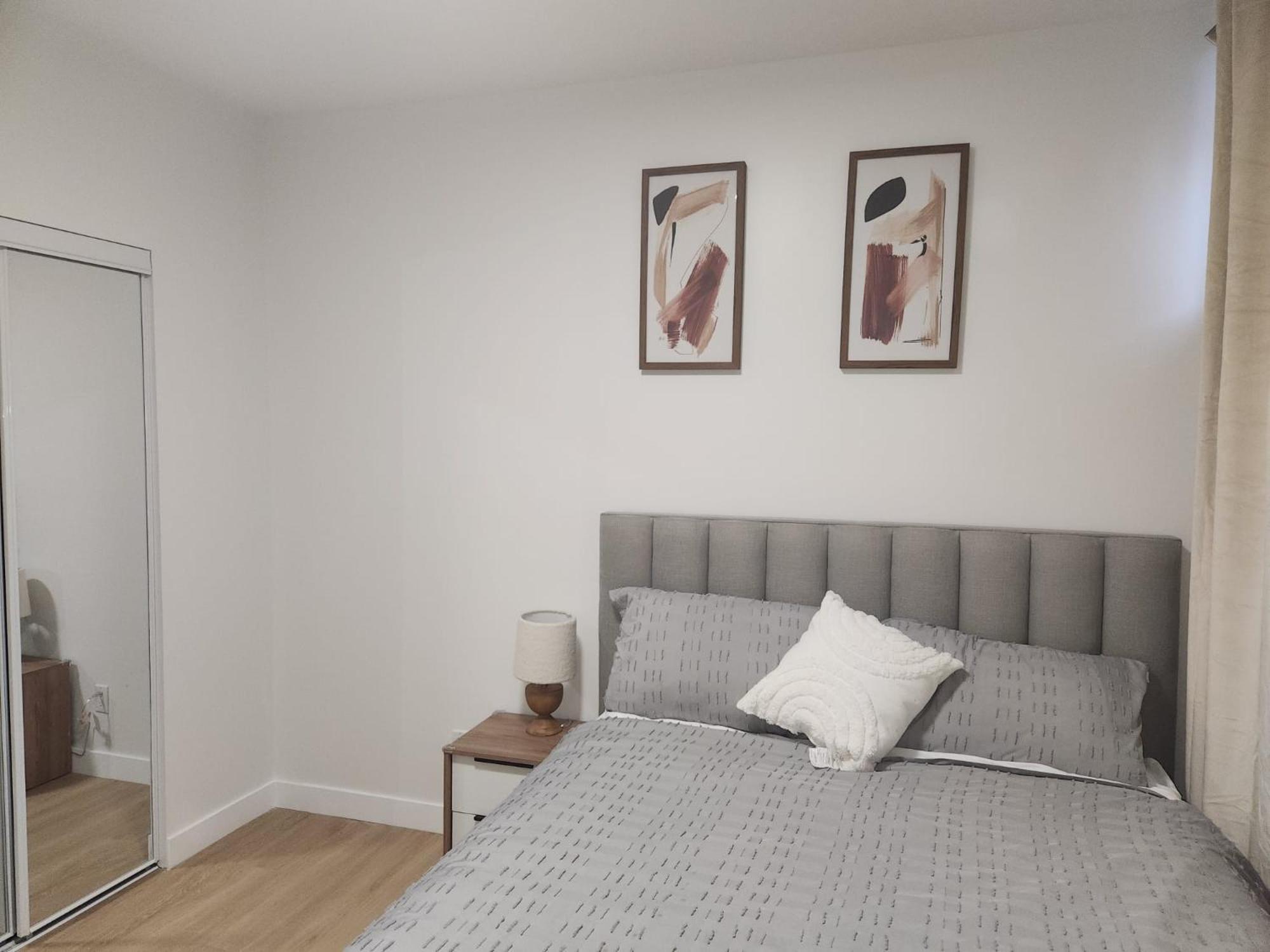 Brand New Deluxe 2 Bedroom Suite With Ac & Den YYC المظهر الخارجي الصورة