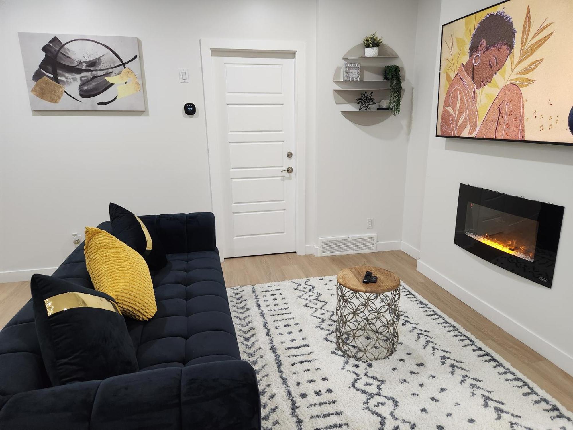 Brand New Deluxe 2 Bedroom Suite With Ac & Den YYC المظهر الخارجي الصورة